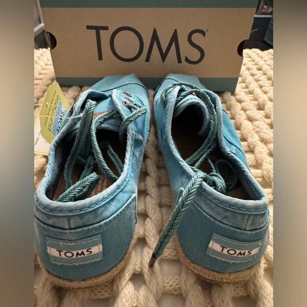 New / Tags TOMS Women’s Cordones Aqua Ceara Size 9 SOLD OUT
